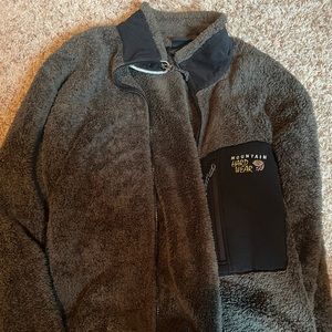 Mountain hardware throw over jacket